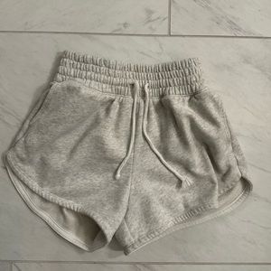 Abercrombie dolphin hem fleece shorts